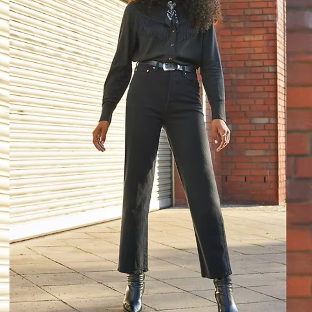 Levis Ribcage Straight Ankle Women's Jeans in Black Sprout